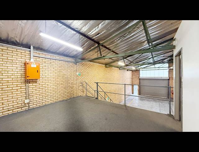 215M² WAREHOUSE TO LET IN WADEVILLE